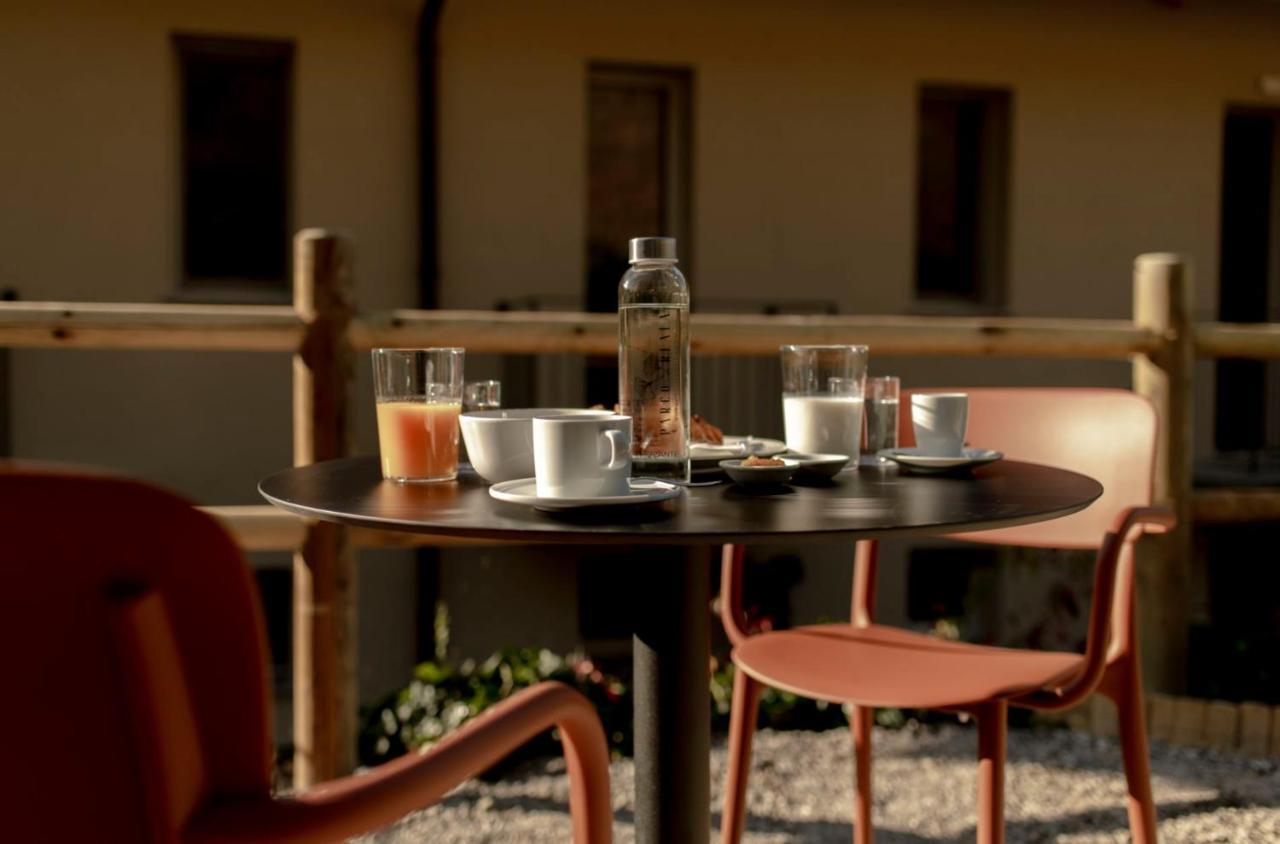 Parco Reala // Rural - Luxury - Rooms Corneliano d'Alba Exterior foto